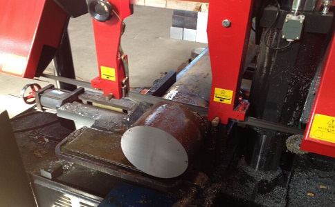 邕宁卧式带锯床加工时出现明显振荡如何排查？