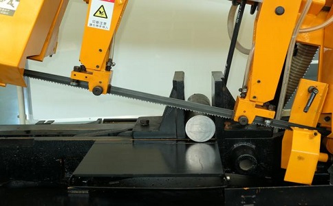 邕宁数控带锯床自动送料精度会出现偏差吗？